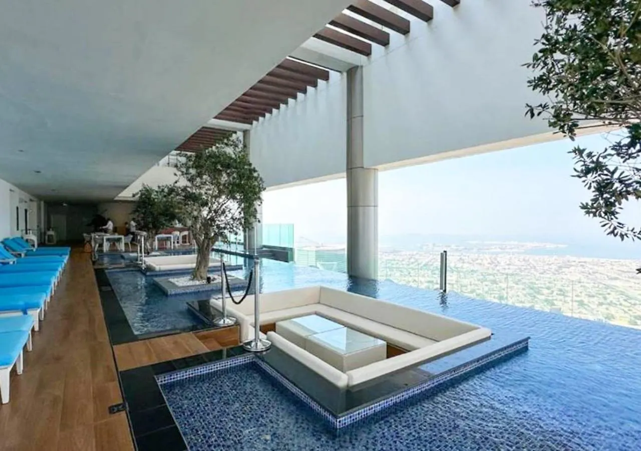 Spectacular Views On The 55Th Floor & Infinity Pool Apartment Dubai